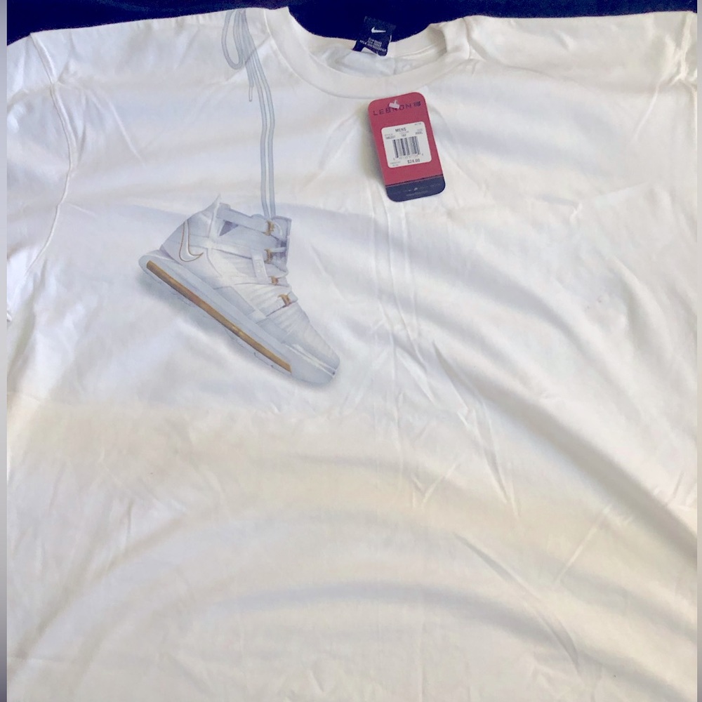 NEW NIKE LeBron James Vintage Tee Shirt